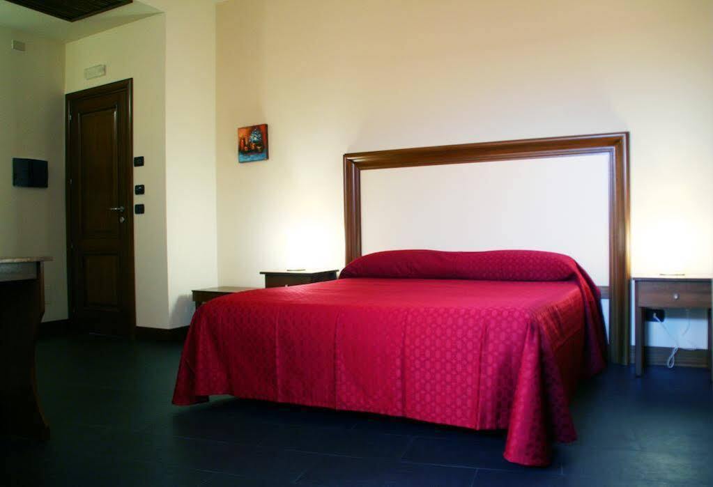 I Cento Campanili Apartment Acireale Luaran gambar